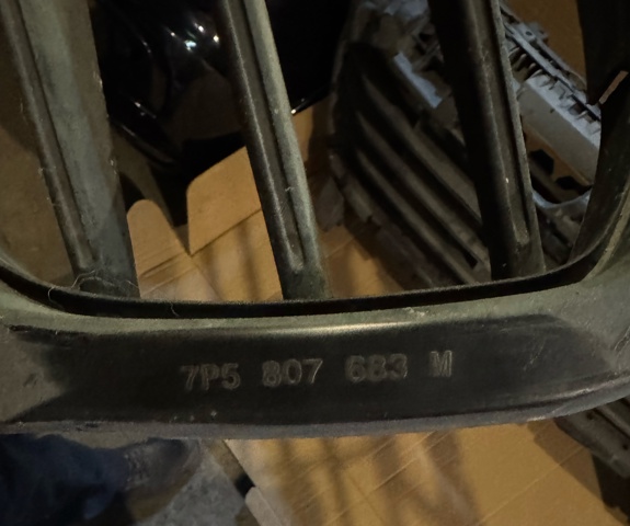 PORSCHE 7P5807683M в наличии Черкассы