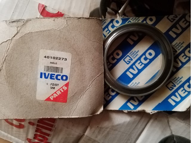 IVECO 40102273 Сальник передней ступицы в наличии Днепр