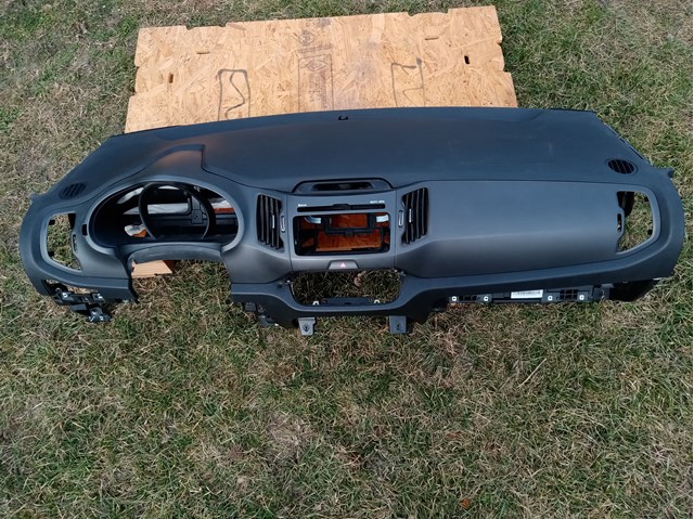 HYUNDAI 847103U010WK Торпедо в наличии Ирпень