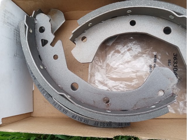 BENDIX R564 Задние барабанные колодки в наличии Павлоград