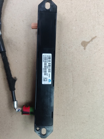 Антенна GPS 68306857AA CHRYSLER