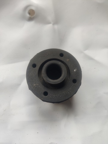 Подушка радиаотра нижняя L1MZ8124A FORD
