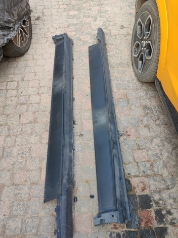 Накладка наружняя (молдинг) порога, левый LJ8Z5810177BA FORD