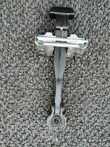 Ограничитель двери передний LJ8Z5823552A FORD