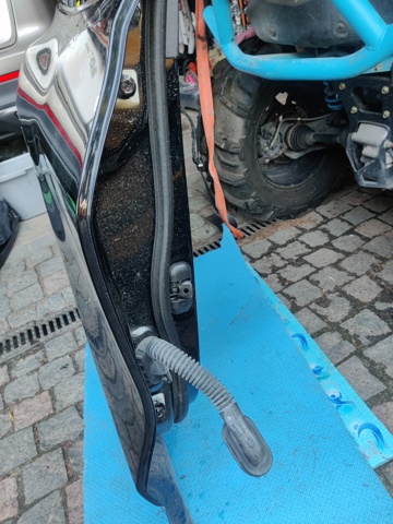 LJ8Z5824630A FORD Дверь задняя правая купить в Чернигов