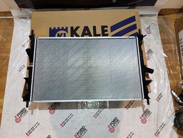 BK218005CC FORD Радиатор охлаждения двигателя купить в Николаев