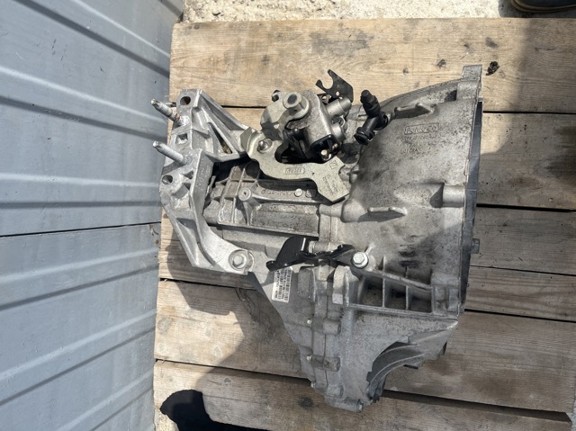 GK2R7002AGB КПП купить Киев