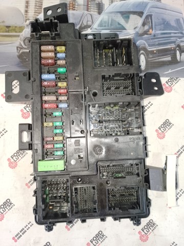 KK3T15604FAH Блок предохранителей задний салонный купить Харьков