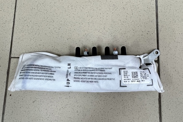 Подушка безопасности AIRBAG спинки сиденья, левого 5NN880241D VAG