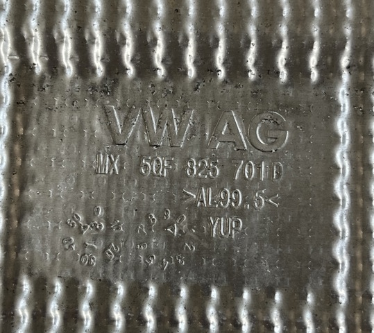 VAG 5QF825701D Защита днища, топливного бака в наличии Украина