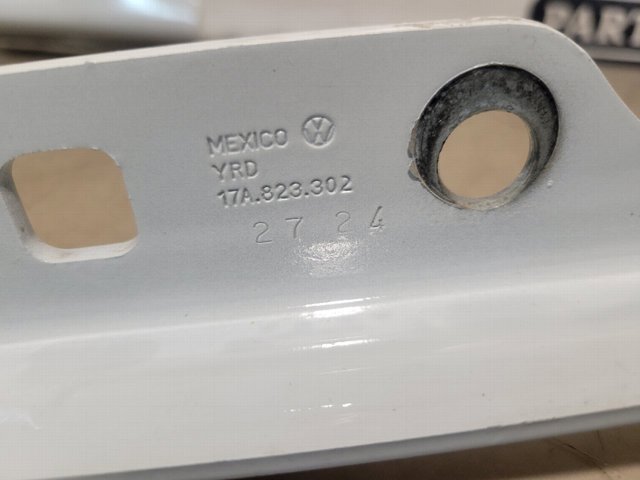 VAG 17A823302 Петля капота правая в наличии Хмельницкий