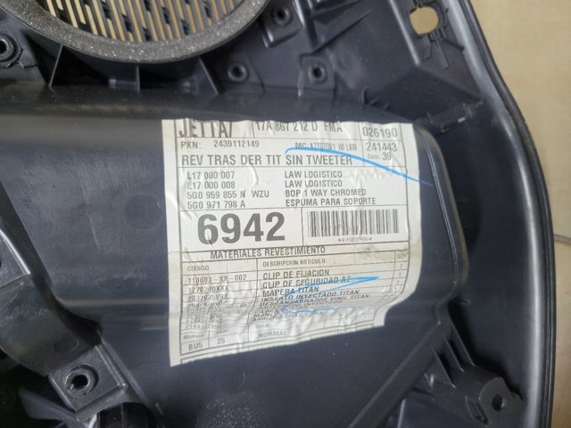 VAG 17A867212D Обшивка (облицовка) внутренняя двери задней правой в наличии Павлоград
