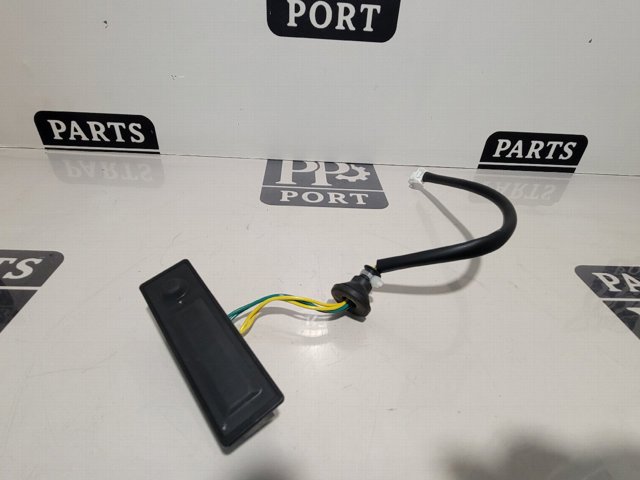 Кнопка привода замка третей/пятой двери 253806RA1A NISSAN