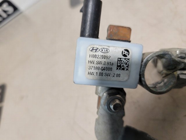 HYUNDAI 37180Q4000 в наличии Чернигов