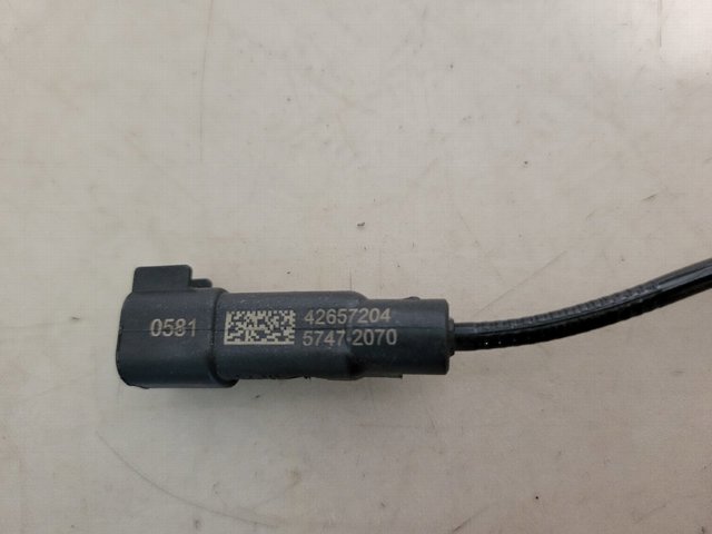 Передний датчик АБС 42657204 GM