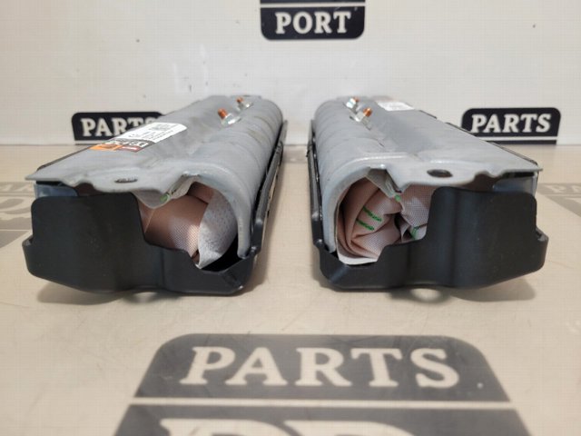Подушка безопасности (AIRBAG) пассажирская, защиты коленей 42788652 GM