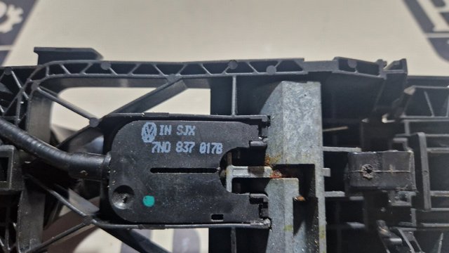 Ручка задней левой двери 5GM837205AGRU VAG