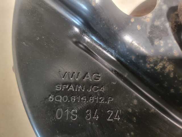 VAG 5Q0615612P Защита тормозного диска заднего правая в наличии Черновцы