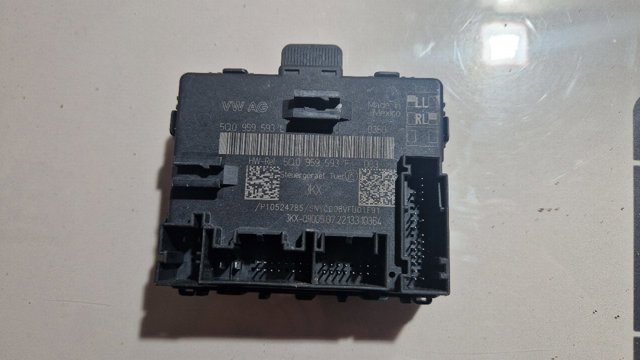 Блок комфорта передней двери 5Q0959593L VAG