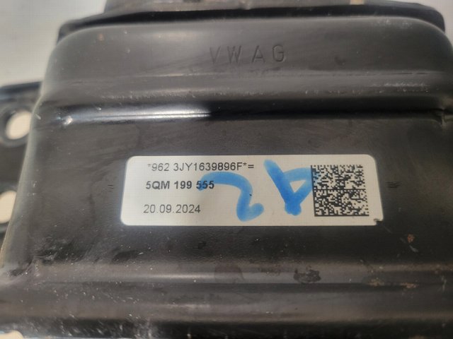 VAG 5QM199555 Подушка (опора) двигателя левая в наличии Киев