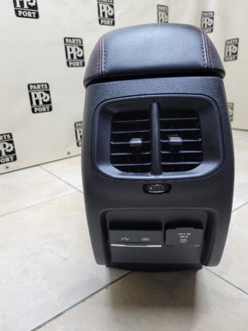 Центральная консоль торпеды 5SF14DX9AC CHRYSLER