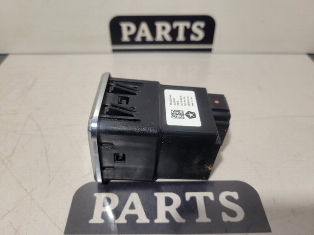 5XG28DX9AD CHRYSLER USB-разветвитель купить в Кривой Рог