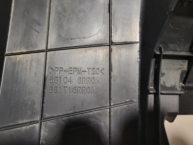 681046RR0A NISSAN Молдинг (накладка) приборной панели "торпедо" центральный купить в Одесса