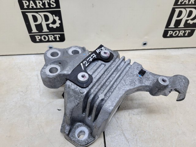 Подушка (опора) двигателя, левая 68418876AA CHRYSLER