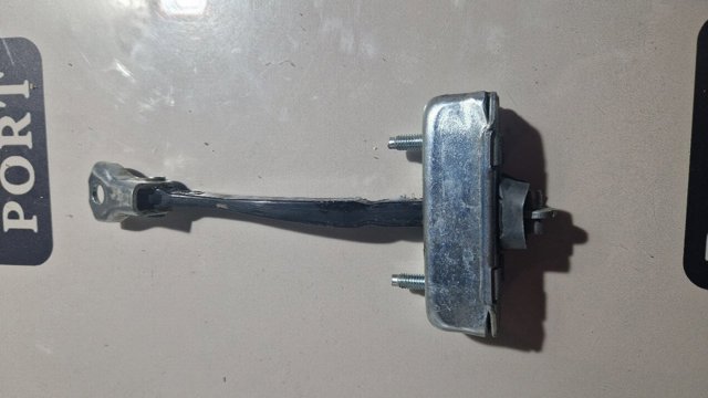 Ограничитель открывания двери, задний правый 6863006152 TOYOTA