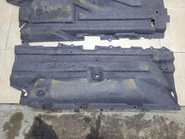 NISSAN 748146RR0A Защита днища правая в наличии Украина