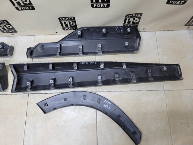 788606RA0A NISSAN Расширитель (накладка) арки заднего крыла правый купить в Павлоград