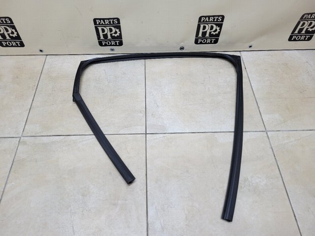 Стекло заднее левое 823316RR0B NISSAN
