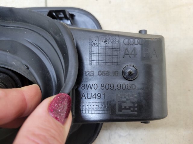 8W0809906A VAG купить в Николаев
