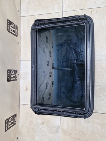 Стекло люка крыши 8W5877071B VAG