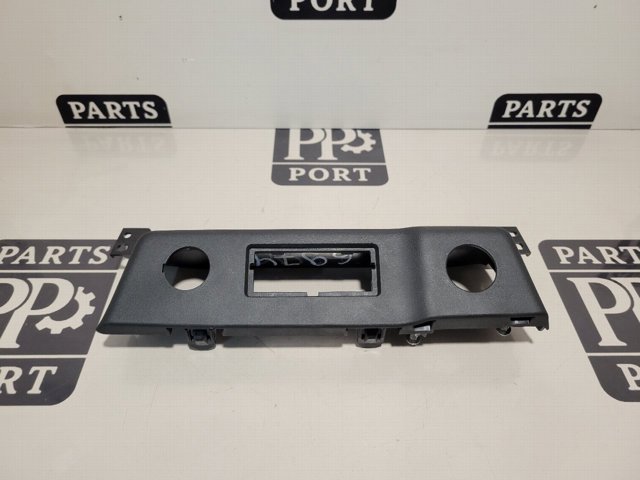 USB-разветвитель 969126RR0A NISSAN