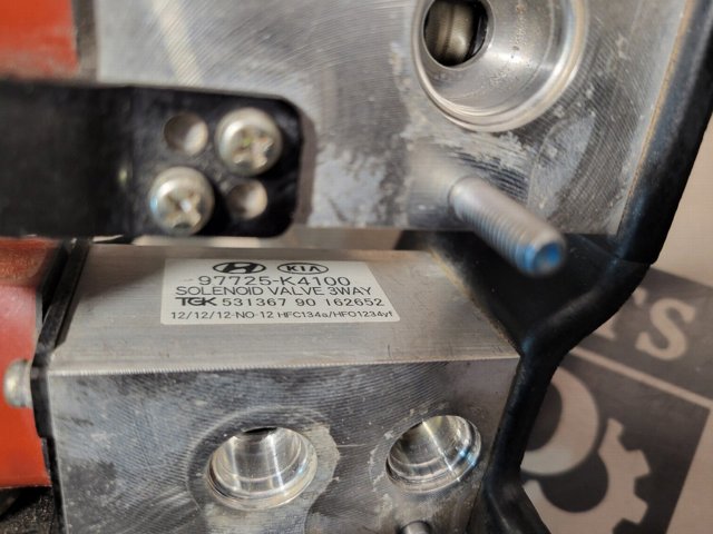 97725K4100 HYUNDAI купить в Кривой Рог