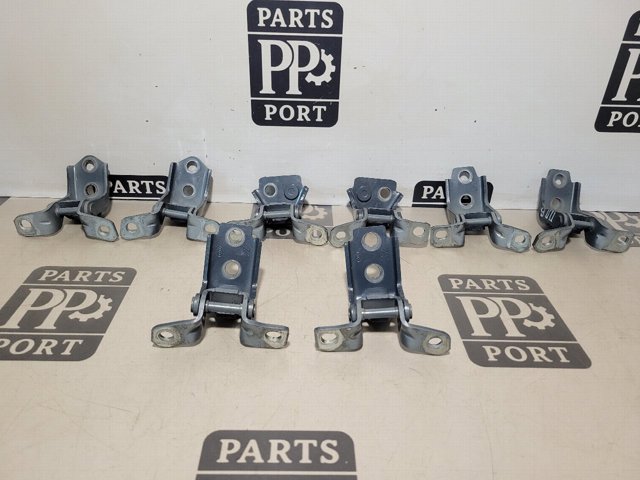 Петля задней правой двери KD5372240A MAZDA