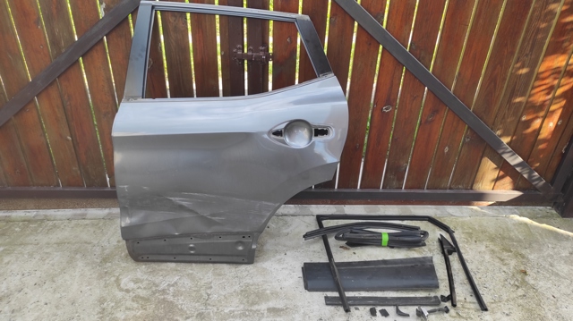 Задняя левая дверь H210A6MAMA NISSAN