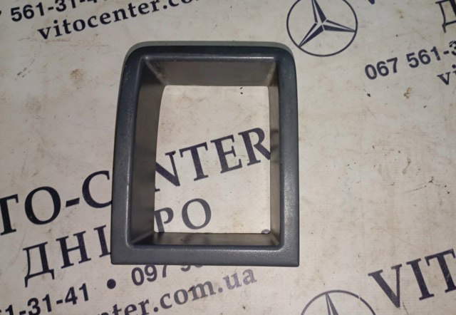 Облицовка щитка приборов "торпедо" 6396890739 MERCEDES