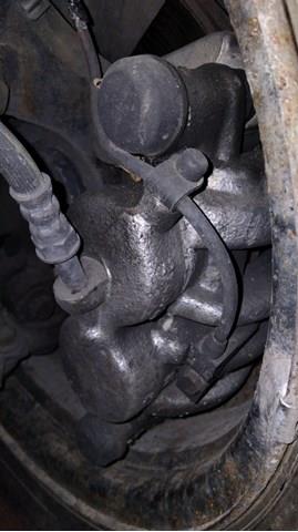A0004207515 MERCEDES Скоба тормозного суппорта переднего купить в Винница