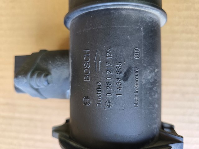 Датчик массового расхода воздуха 0280217124 BOSCH