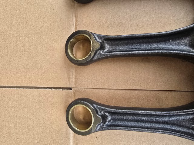 VAG 038105401G Шатун поршня двигателя в наличии Черкассы