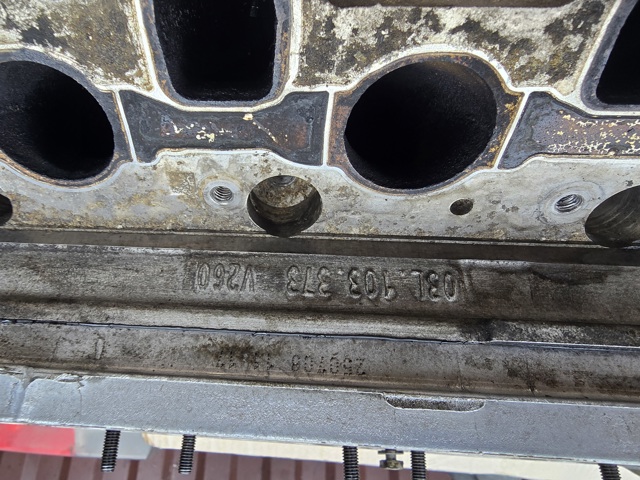 VAG 03L103373 Головка блока цилиндров (ГБЦ) в наличии Черновцы