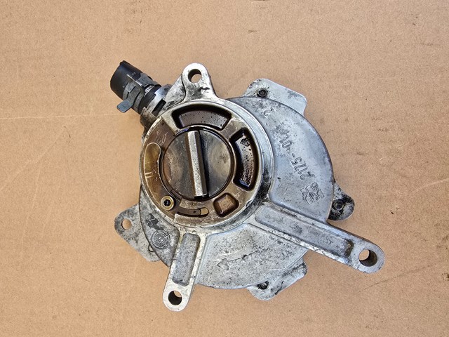 06D145100D VAG Насос вакуумный купить в Кривой Рог