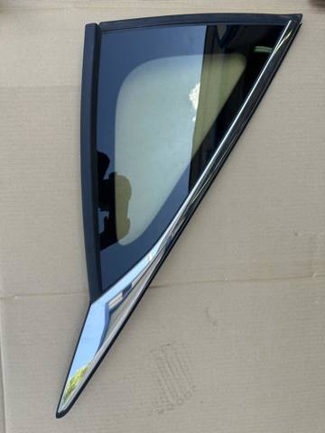 Стекло багажника, левое 73562TRTA01 HONDA
