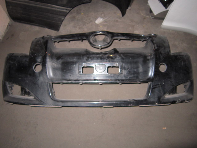 Бампер на авто 5211912939 TOYOTA