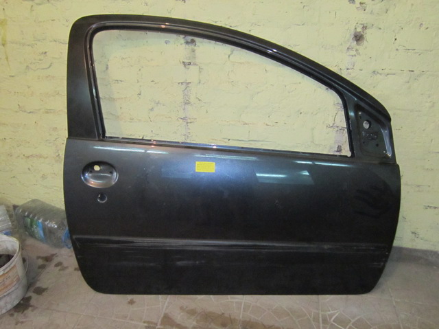 Пассажирская передняя дверь 9004X1 PEUGEOT