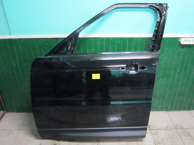 Передняя левая дверь LR044227 LAND ROVER