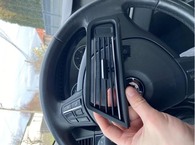 Воздуховод, распределитель воздуха под "торпедо", правый 64229166890 BMW