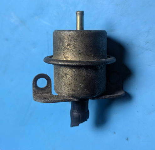 Регулятор давления топлива в топливной рейке 0280160227 BOSCH